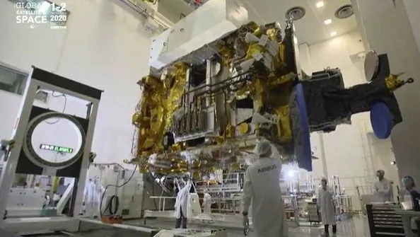 Halk TV sunucusu Özlem Gürses bu kez de Türksat 5A uydusuna saldırdı!