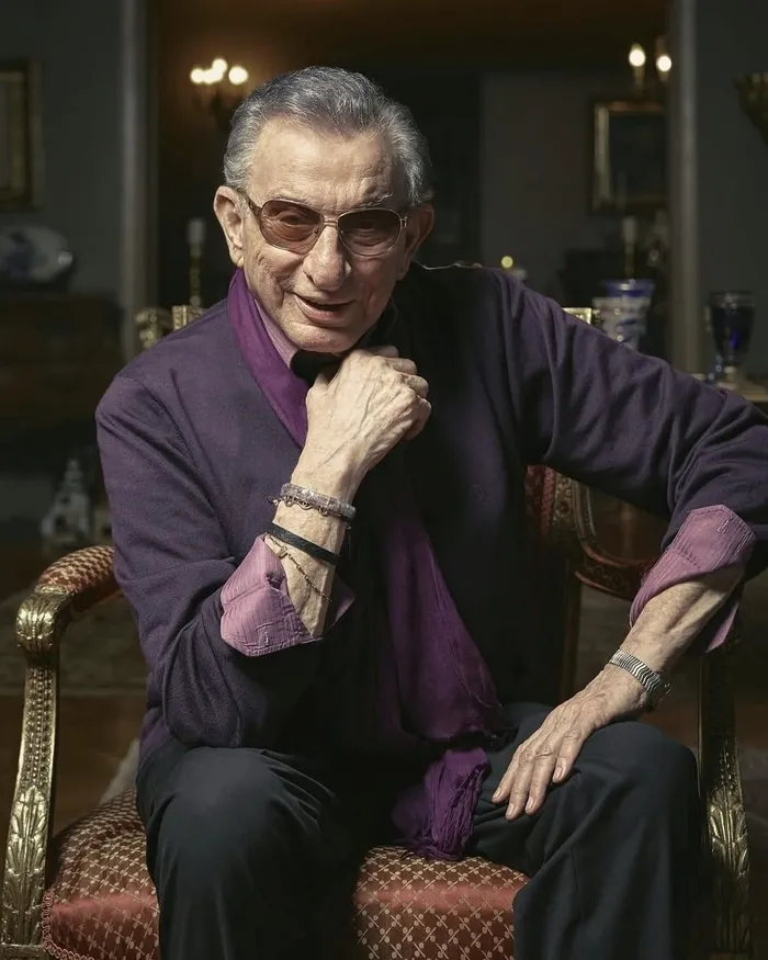 1769329430407.jpg Usta tiyatrocu Haldun Dormen'e veda: Son yolculuğuna uğurlandı