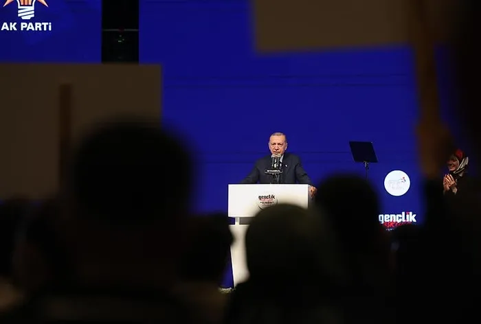 Başkan Erdoğan gençlerle buluştu! CHP'deki para kuleleri skandalı: Balya balya paralar Kandil'e kadar gidiyor - 1