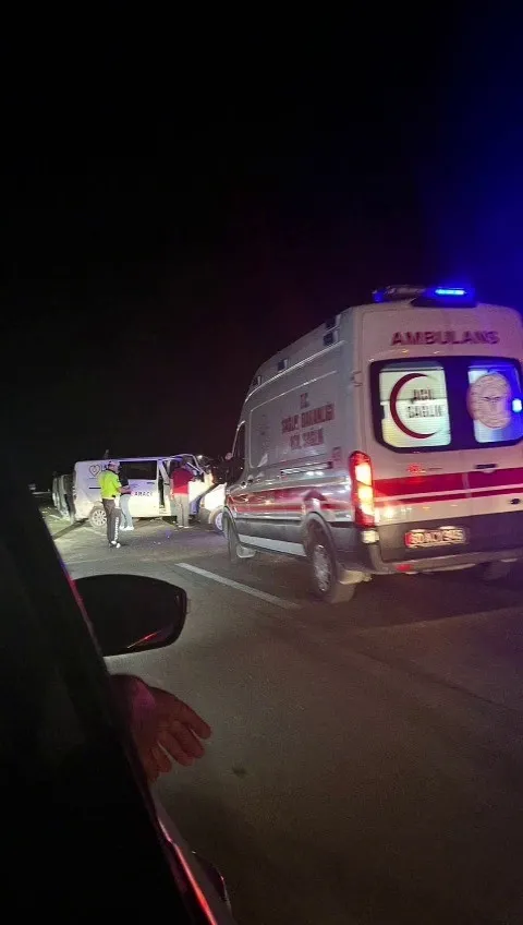 1692481694732.jpg Tokat'ta zincirleme trafik kazası: 1'i jandarma 8 yaralı - 2