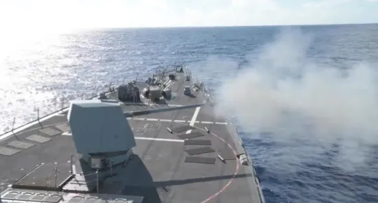 ABD’den Çin’e gözdağı! Savaş gemisi USS Chung-Hoon Tayvan Boğazı’ndan geçti