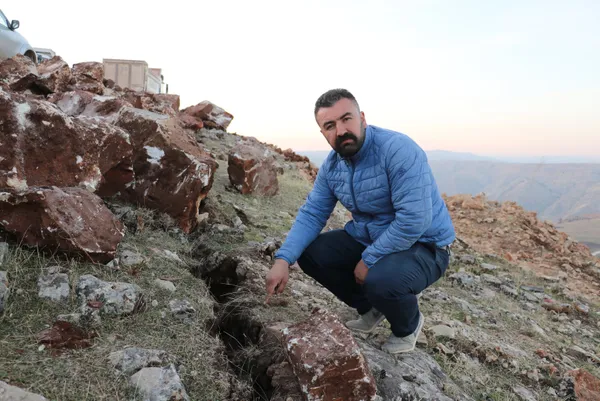 siirtte-korkutan-goruntu-isciler-depremden-45-dakika-once-gordu-1607245207019.jpg Siirt'te korkutan görüntü! İşçiler depremden 45 dakika önce gizemli manzarayla karşılaştı - 5