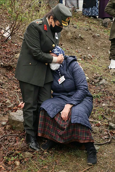 Şehit Uzman Çavuş Aygün Çakar son yolculuğuna uğurlandı - 5