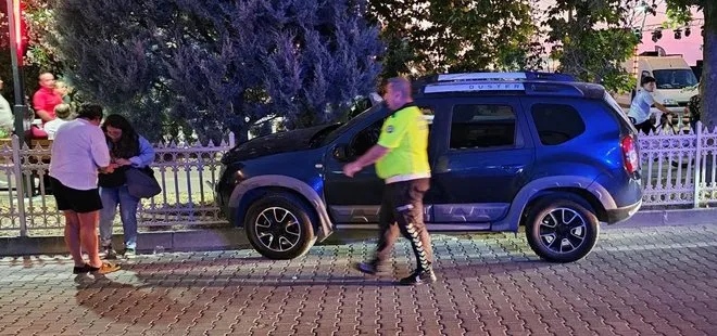 Fenalaşan cip sürücüsü demir korkuluklara çarptı
