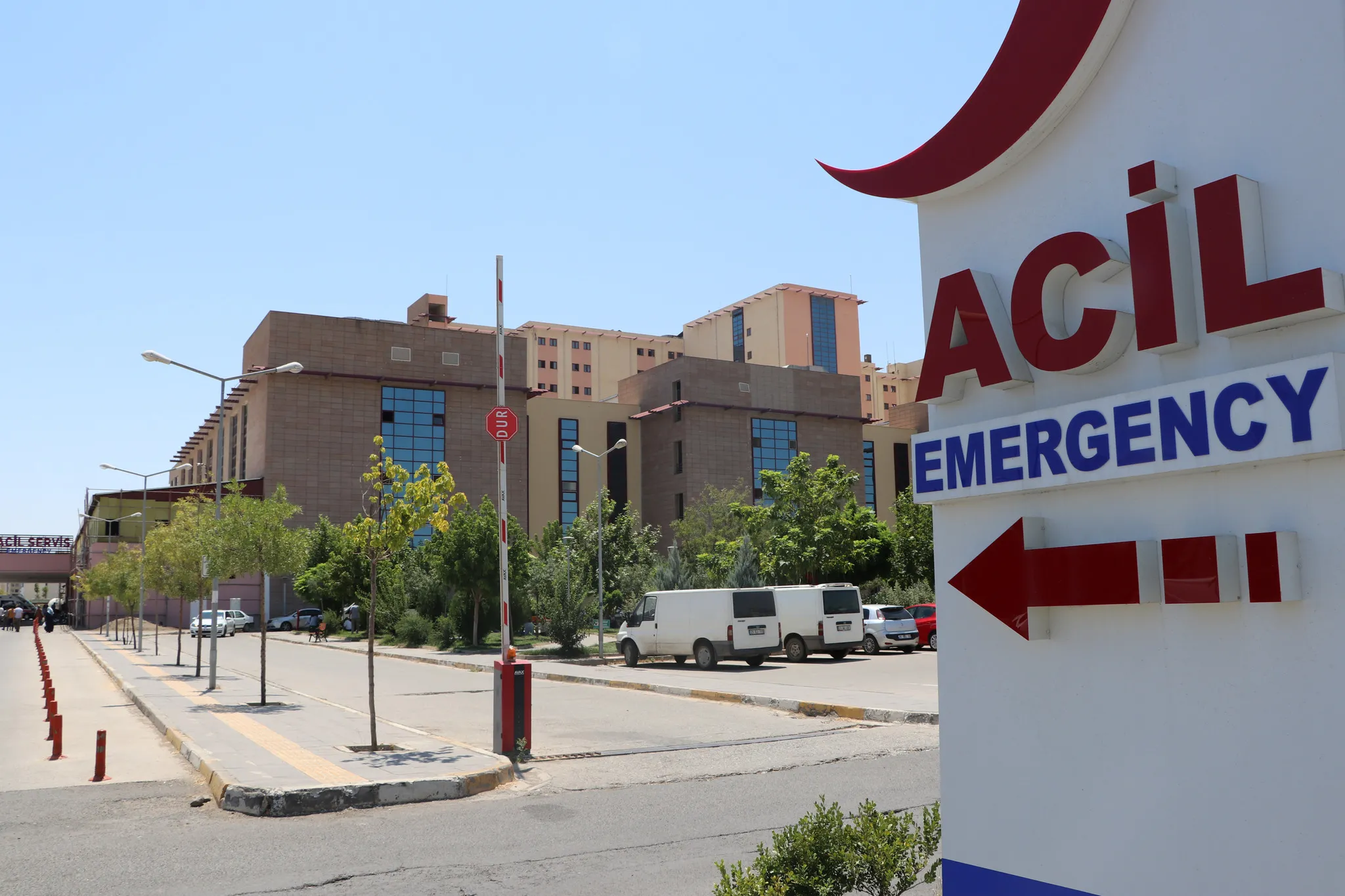 Diyarbakır'da yıldırım iki can aldı! Okul bahçesinde feci olay