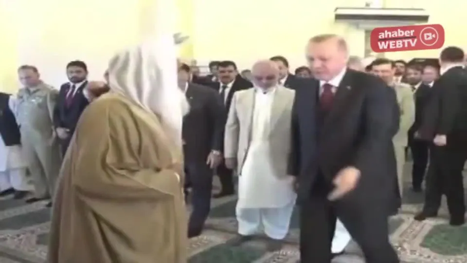 Başkan Erdoğan cuma namazını Pakistan Cumhurbaşkanı Arif Alvi ile birlikte kıldı |Video