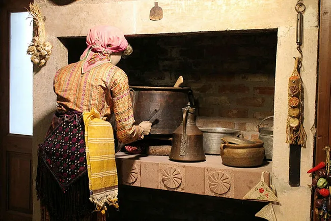 EÜ Etnografya Müzesi’nde 3 bine yakın önemli eser sergileniyor