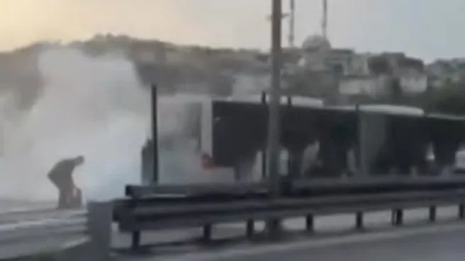 İstanbul’da metrobüs yangını