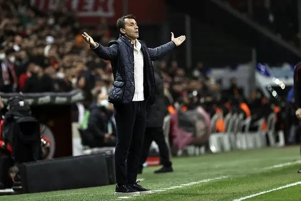 bulent-korkmazdan-hakem-isyani-galatasaraya-olsa-gosterir-miydi-1646001946172.jpg Bülent Korkmaz'dan hakem isyanı! "Galatasaray'a olsa gösterir miydi?"