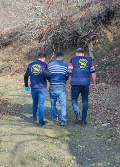 iskenderunda-kan-donduran-cinayet-hamile-anne-ve-2-cocugunun-cesedi-bulundu-1707593265795.jpg İskenderun’da kan donduran cinayet! Hamile anne ve 2 çocuğunun cesedi bulundu - 2