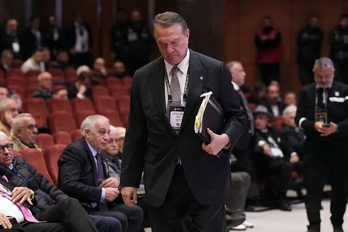 Beşiktaş’ın eski başkanı Arat ve yönetiminin başı dertte! Savcılık hesaplara el attı