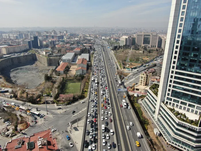 Son dakika: İstanbul’da kısıtlamasız cumartesi yoğunluğu: Trafik kilit! Akın ettiler