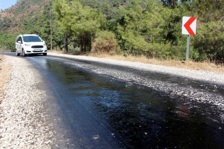 Fethiye’de asfalt eriten sıcaklar hayatı durdurdu