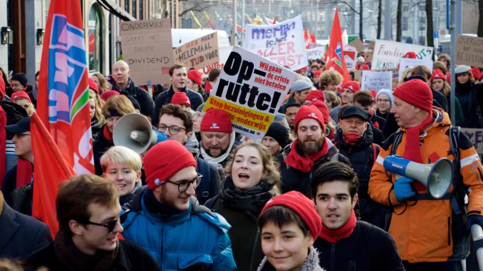 Hollanda'da hükümet karşıtı protesto