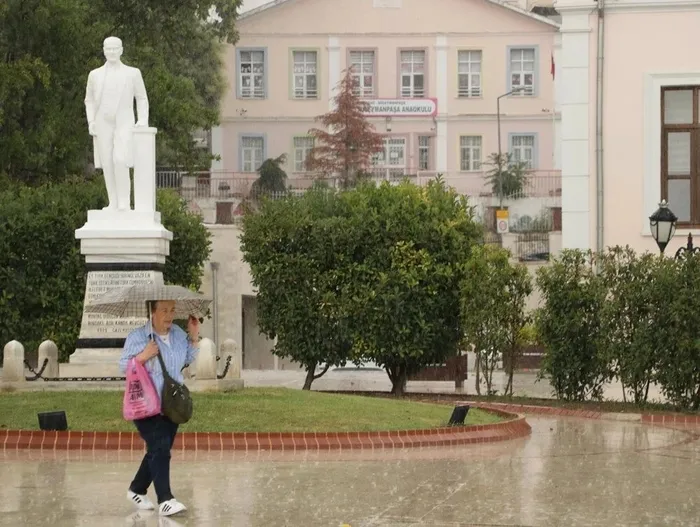 Son dakika | Meteoroloji'den 5 ile sarı kodlu yağış uyarısı! İstanbul'a yağmur müjdesi! Bugün hava nasıl olacak? İşte il il son durum - 1