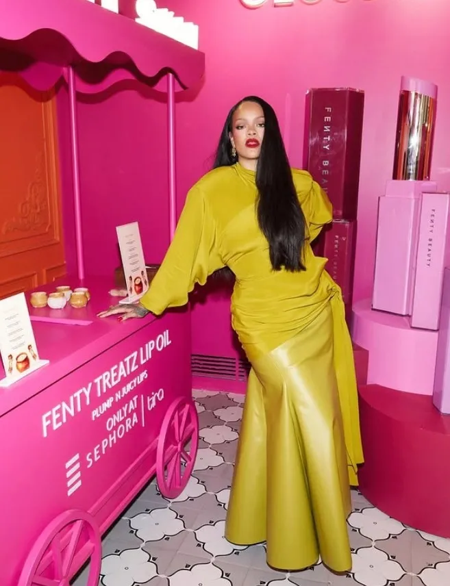 rihannanin-takip-listesinde-ankara-detayi-o-hesap-merak-uyandirdi-1784640976708.jpg Rihanna'nın takip listesinde Ankara detayı! O hesap merak uyandırdı - 1