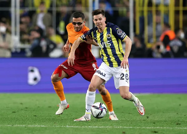 Fenerbahçe-Galatasaray derbisi öncesi son gelişmeler! Kadıköy’de zirve mücadelesi