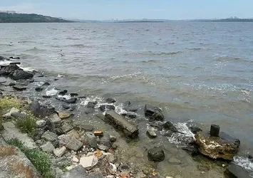 CHP'nin belediyecilik anlayışı sıfırın altı! 30 yıl öncesine döndü! Haliç ve Küçükçekmece'de iç sızlatan görüntü