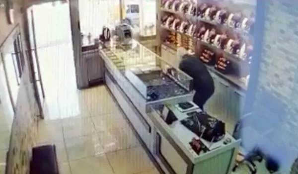 Antalya'daki kuyumcu cinayetinde flaş gelişme! 2 kilo altınla kaçan şüpheli yakalandı - 2