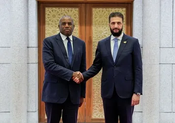 İngiltere'den 14 yıl sonra Şam'a ilk ziyaret! Bakan Lammy Suriye Devlet Başkanı Eş-Şara ile görüştü