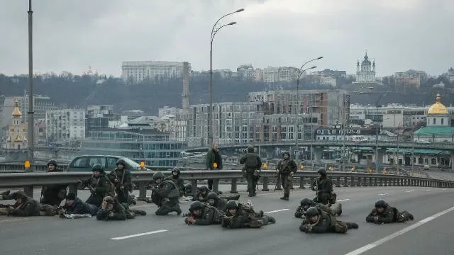 SON DAKİKA! Vladimir Putin duyurdu: Donbas’a askeri harekat başladı! Rusya Kiev’in batısını kuşattı