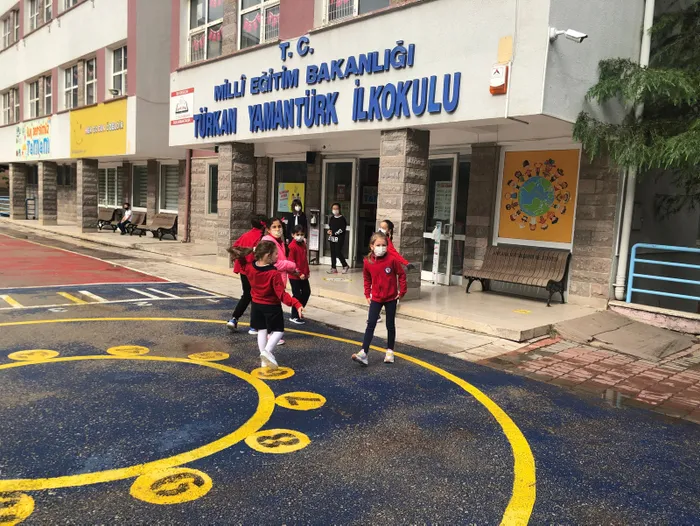 Son dakika: İlkokul ve ana sınıflarında yüz yüze eğitim başladı - 5