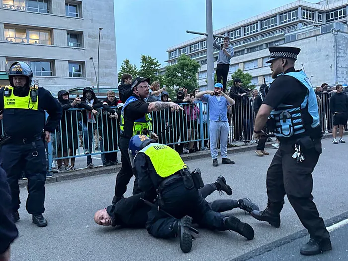 1722923070703.jpg Kanun tanımayan sosyal medya platformlarına anında müdahale! İngiltere affetmedi: Hukuk sizin için de geçerli olmalı - 5