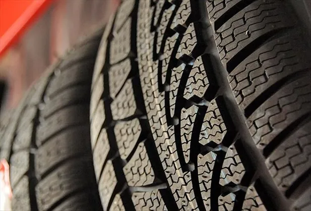 kislik-lastik-ne-zaman-takilir-2022-2023-kis-lastigi-zorunlulugu-ne-zaman-basliyor-kis-lastigi-takmama-cezasi-1666431483839.jpg 2022-2023 kış lastiği zorunluluğu ne zaman başlıyor? Kış lastiği takmama cezası ne kadar? Kışlık lastik ne zaman takılır? - 3