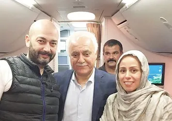 Nihat Hatipoğlu Niran Ünsal'ın nikahını uçakta kıydı