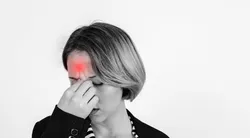 Beyin acıyı hissetmezken baş ağrısı neden olur? Migreni tetikleyen 7 faktör