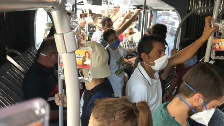 Metrobüs çilesi bitmiyor! İstanbullular çözüm üretemeyen İBB'ye isyan etti