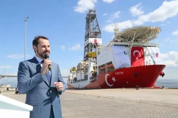 Müfteriliğin sonu zillettir! CHP fondaşı Halk TV’ye tepki: Berat Albayrak tekzip yayımlattı Halk TV rezil rüsva oldu