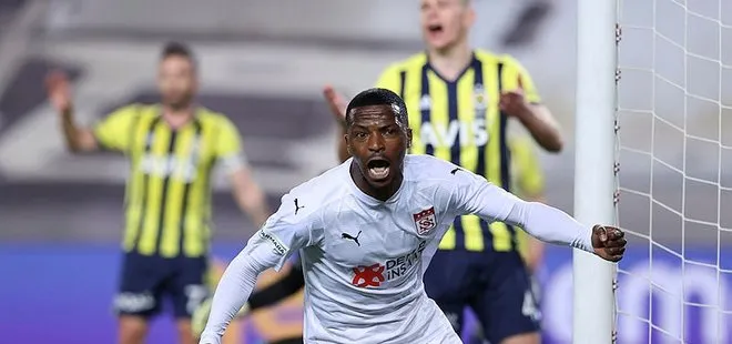 Fenerbahçe: 1 - Sivasspor: 2 MAÇ SONUCU | Kanarya şampiyonluk yolunda geriye düştü