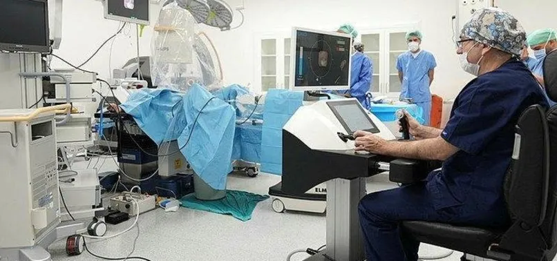 Dünyada bir ilk! Böbrek taşları yerli robotla kırıldı