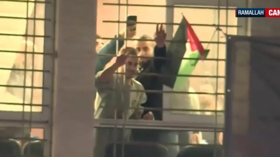 110 Filistinli aileleriyle kavuşuyor!