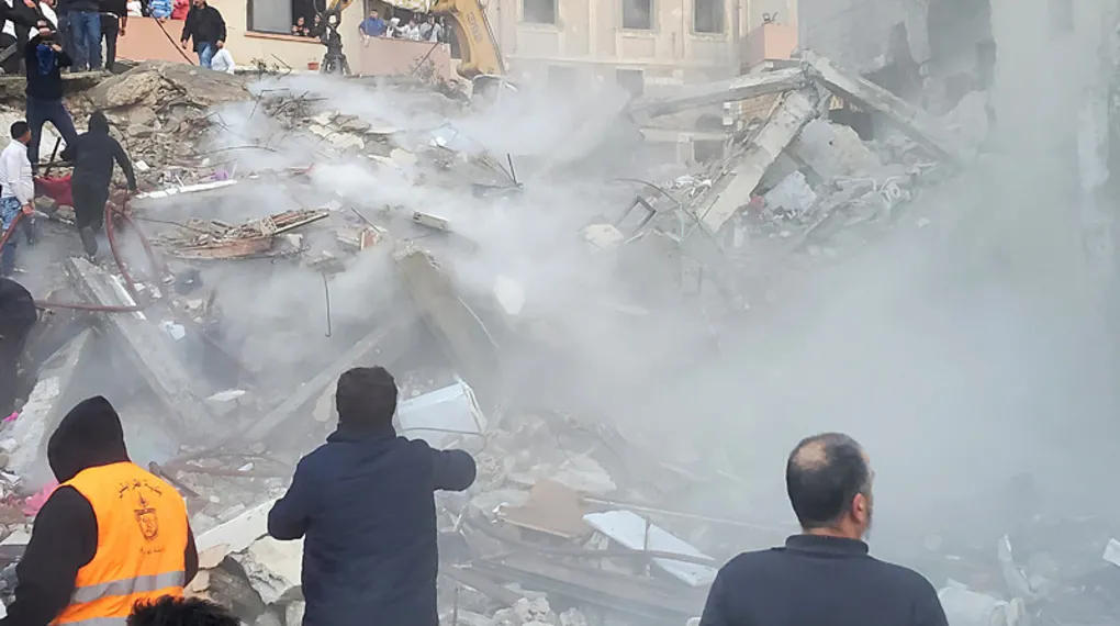 Lübnan'da iki bina çöktü: 6 ölü 7 yaralı