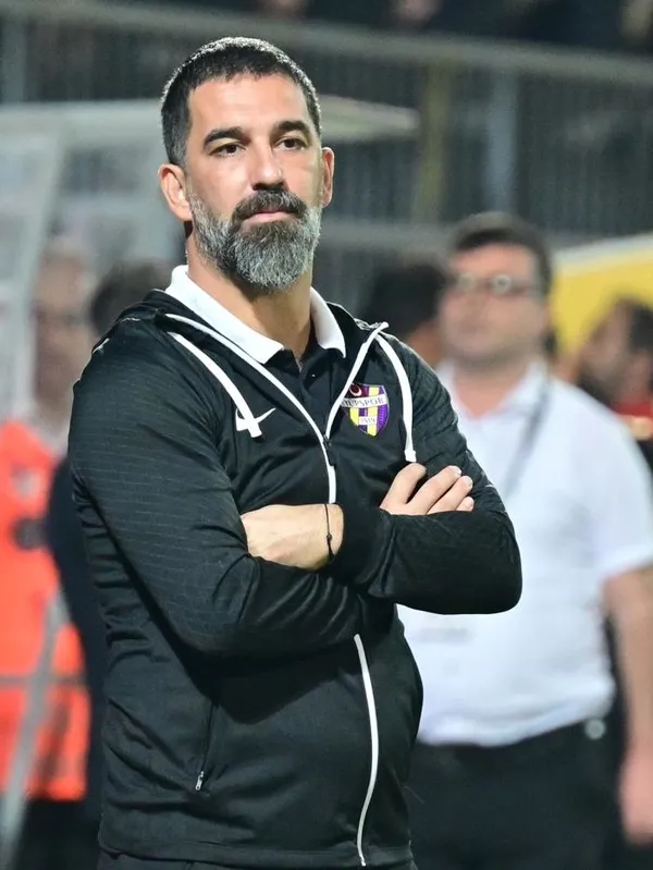 kamuoyunda-yuksek-karli-gizli-fon-adiyla-bilinen-dolandiricilik-davasinda-yeni-bilirkisi-raporu-1706021722930.jpeg Seçil Erzan davasında flaş gelişme! Dava dosyasına yeni bilirkişi raporu: İşte Arda Turan ile Erzan'ın mesaj kayıtları... - 3