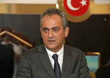 Milli Eğitim Bakanı Mahmut Özer'den yüz yüze eğitim açıklaması! Süreç kontrollü şekilde devam ediyor