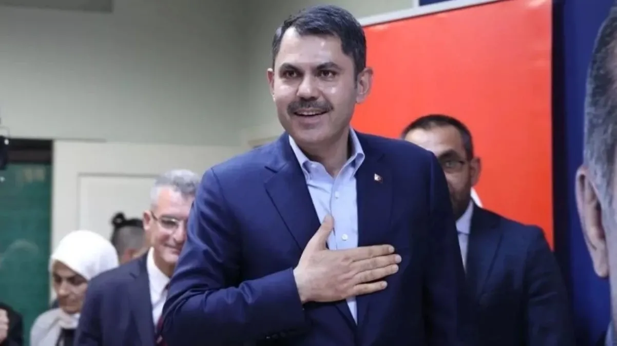 Murat Kurum'dan 14 Şubat Sevgililer Günü paylaşımı! İstanbul'daki sorunlara atıfta bulundu: Çilesiz İstanbul!