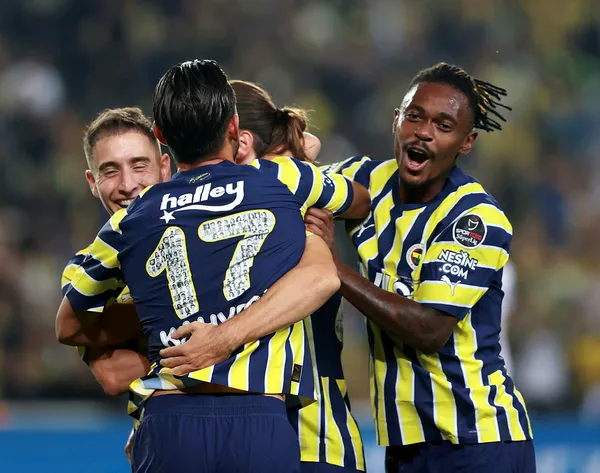 Kadıköy’de gol düellosu! Fenerbahçe 5-4 Karagümrük MAÇ SONUCU-ÖZET