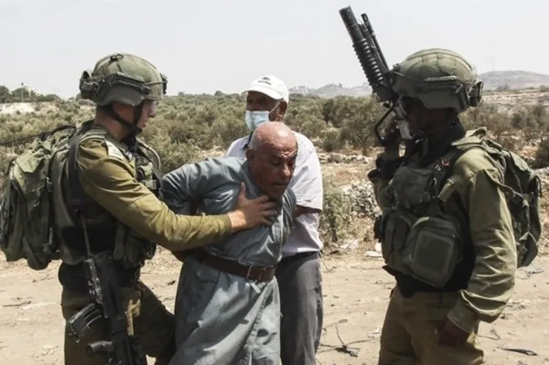 Israil Askeri 64 Yasindaki Filistinliyi George Floyd Un Oldugu Sekilde Darp Etti