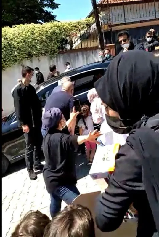 Son dakika: Başkan Erdoğan'ı "Tayyip Dede" diye seslenerek durdurdular! Çocuklara sürpriz hediye - 4