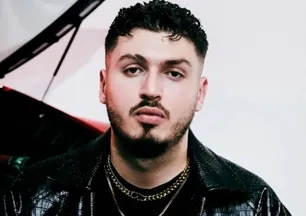 Blok3’ten duygulandıran jest: Babasının hayalindeki otomobili hediye etti