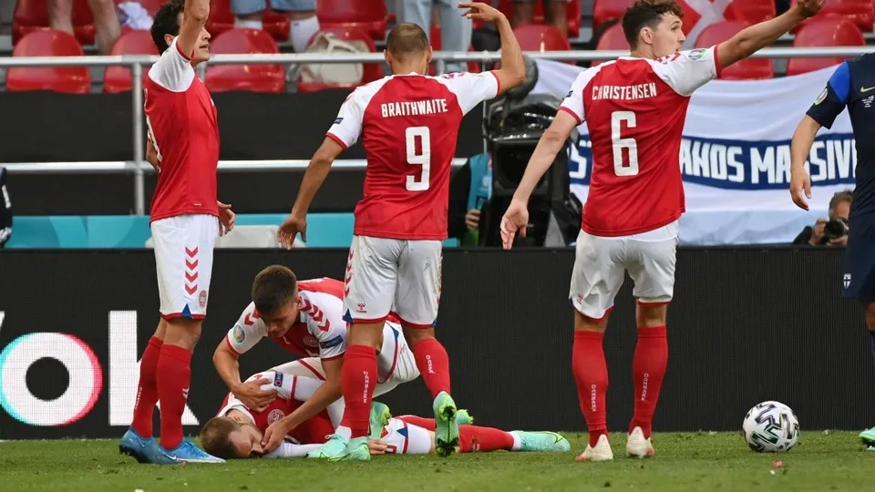 SON DAKİKA | Danimarka - Finlandiya maçında kalbi duran Christian Eriksen'in sağlık durumu nasıl?
