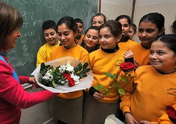 Öğretmenler Günü ne zaman, hangi güne denk geliyor? Öğretmenler Günü hediye ne alınır?