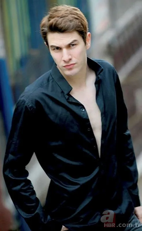 Camdaki Kız dizisinin gamsız annesi Feride fotoğraflarıyla sosyal medyayı salladı! Nalan'a korse giydiren Feride'ye bakın siz 18