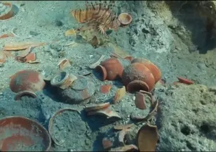 Akdeniz'den 2.100 yıllık sofra takımı çıktı