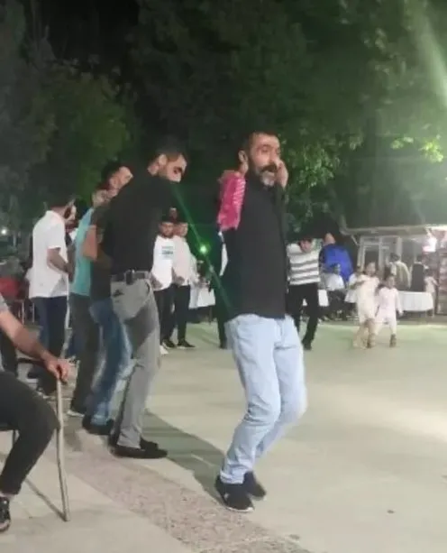 bingolde-bogulma-tehlikesi-yasayan-cocugu-kurtarirken-akintiya-kapildi-6-gun-sonra-aci-haber-1659084211080.jpg Bingöl’de boğulma tehlikesi yaşayan çocuğu kurtarırken akıntıya kapıldı! 6 gün sonra acı haber - 7
