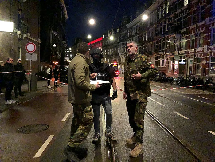 Son dakika: Hollanda’da Apple mağazasında rehine krizi