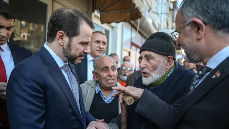 Bakan Berat Albayrak Sarıyer esnafını ziyaret etti